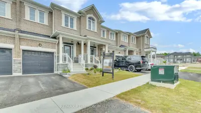 Att/Row/Townhouse in Pickering