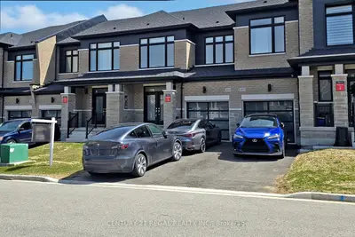 Att/Row/Townhouse in Pickering