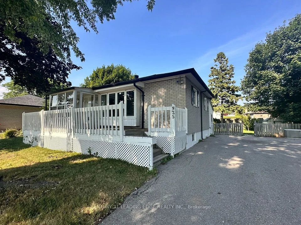 925 Annes Street Main, Whitby, ON L1N 5K7