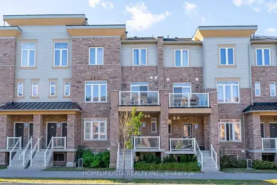 Condo Townhouse in Pickering
