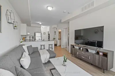 Condo Apartment in Clarington