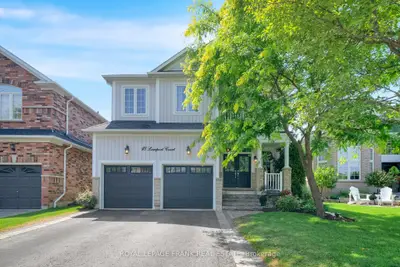 Detached in Whitby