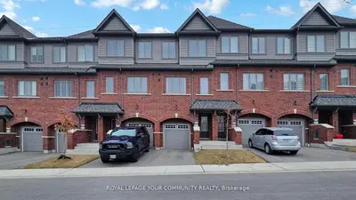 Condo Townhouse in Oshawa