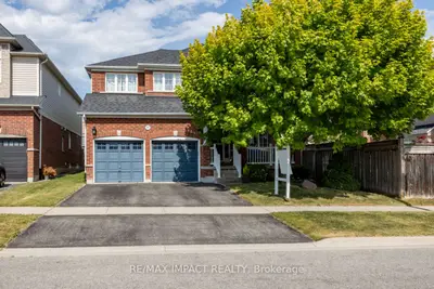 Detached in Oshawa