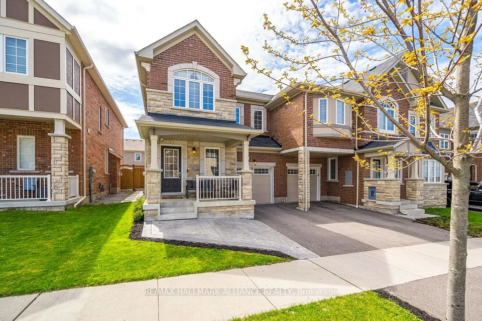 45 George Holley Street, Whitby, ON L1P 0G4