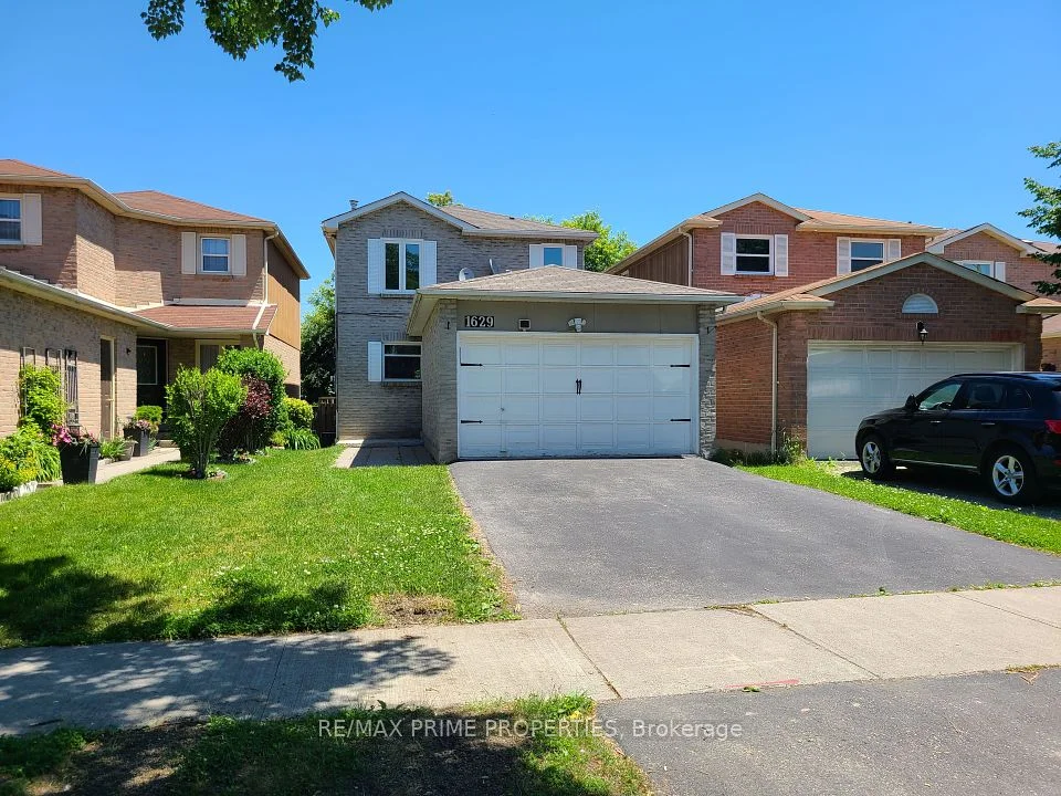 1629 Marshcourt Drive Main, Pickering, ON L1V 6G8