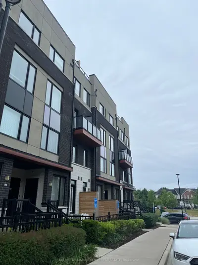 Condo Townhouse in Pickering