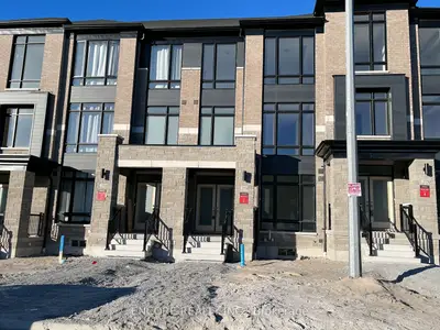 Att/Row/Townhouse in Pickering