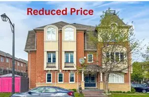 Att/Row/Townhouse in Toronto