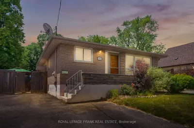Detached in Oshawa