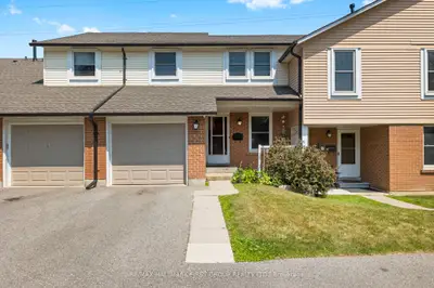 Condo Townhouse in Oshawa