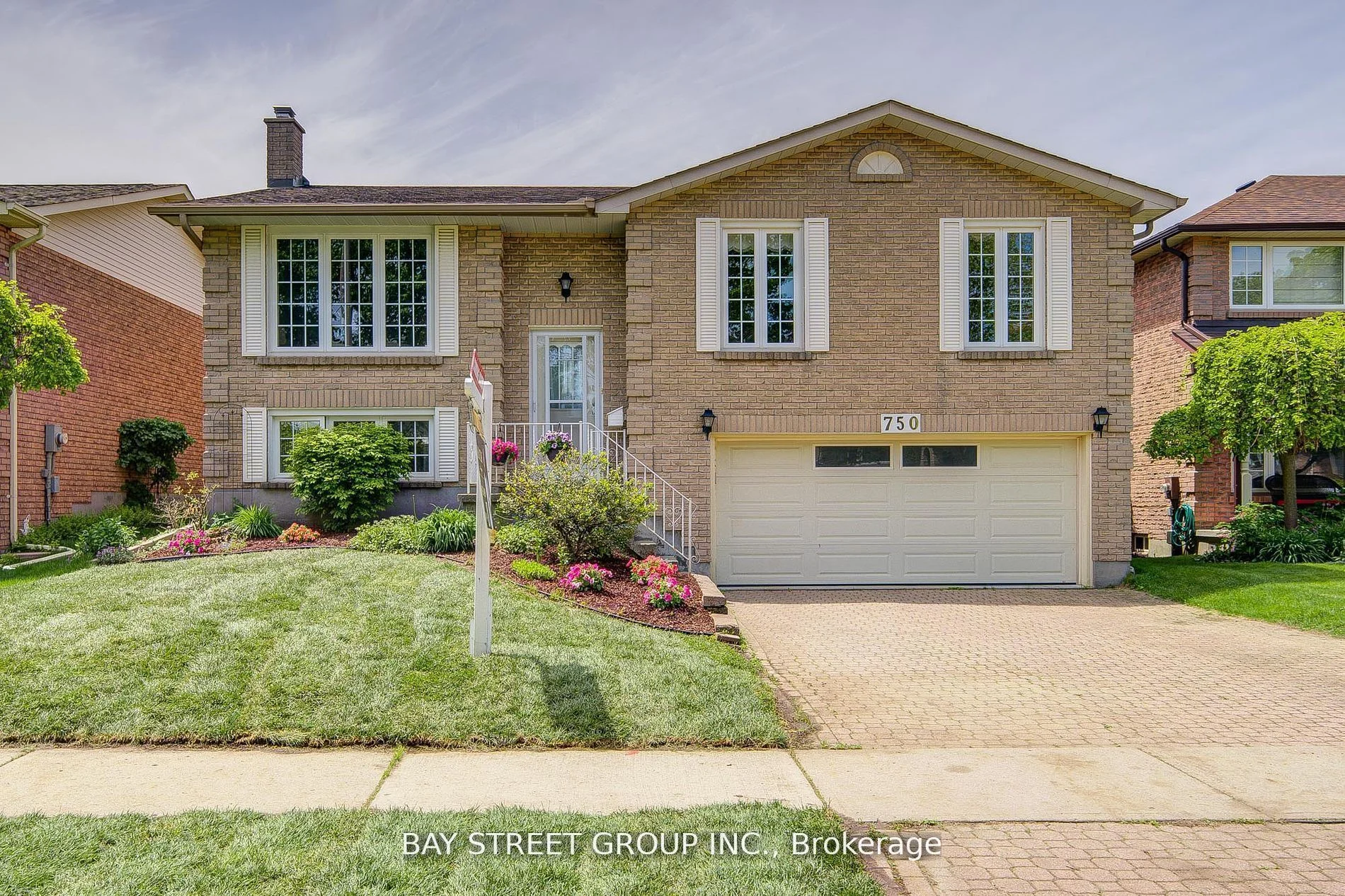 750 Griffith Street lower, Oshawa, ON L1J 7N5