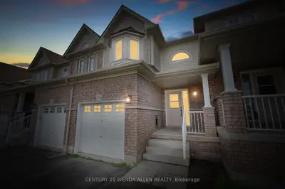 Condo Townhouse in Oshawa