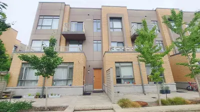 Condo Townhouse in Toronto