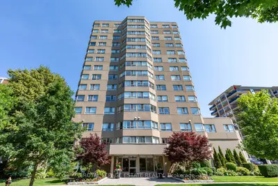 Condo Apartment in Toronto