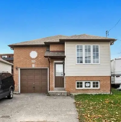Detached in Oshawa
