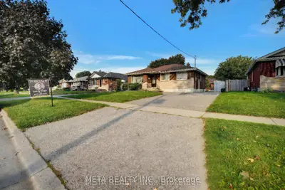 Detached in Oshawa