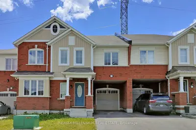 Att/Row/Townhouse in Pickering