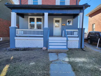 Duplex in Oshawa