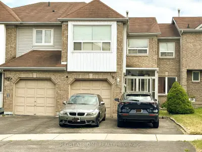 Att/Row/Townhouse in Pickering