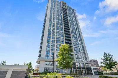 Condo Apartment in Pickering