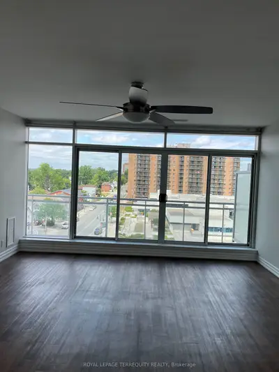 Condo Apartment in Oshawa
