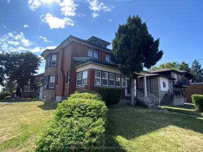 Duplex in Oshawa
