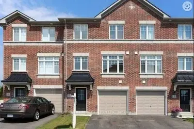 Att/Row/Townhouse in Clarington