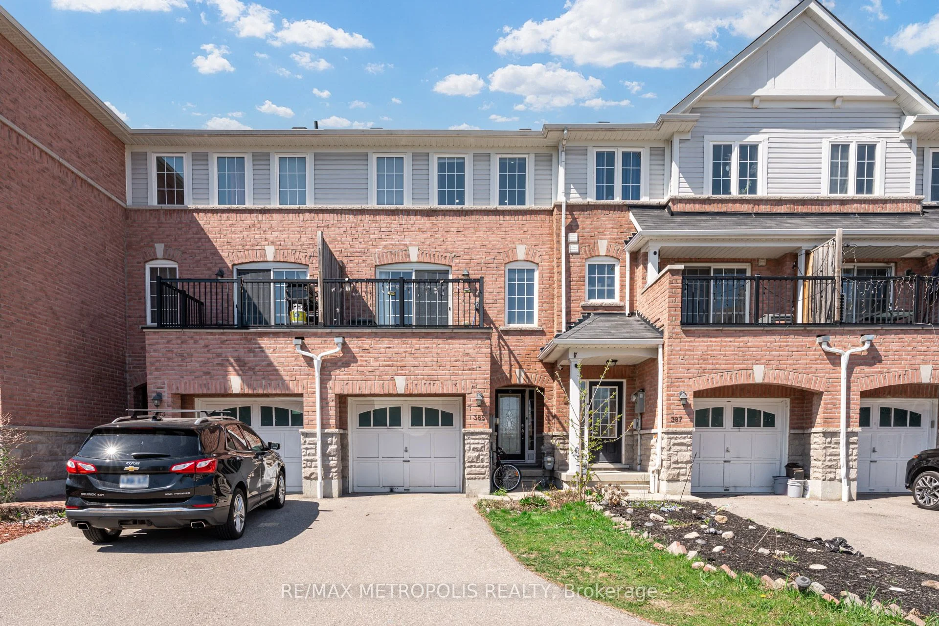 385 Rossland Road E, Ajax, ON L1T 4N6