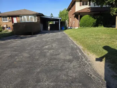 Detached in Oshawa