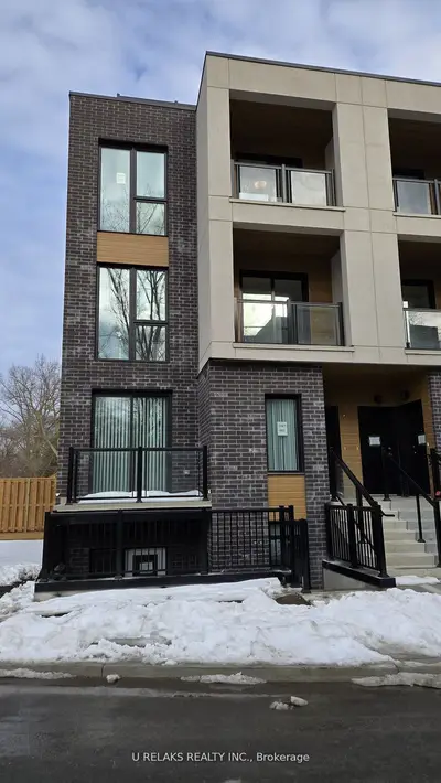 Condo Townhouse in Toronto