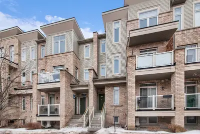 Condo Townhouse in Pickering