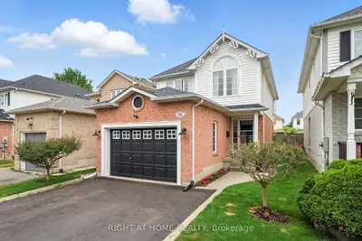 Detached in Oshawa