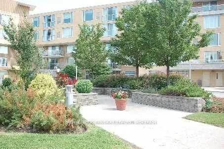 452 Scarborough Golf Club Road 504, Toronto E09, ON M1G 1H1
