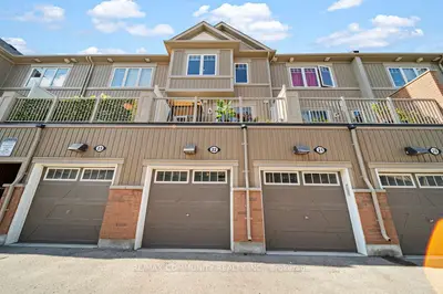 Condo Townhouse in Oshawa