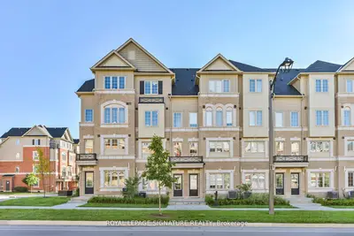 Condo Townhouse in Oshawa