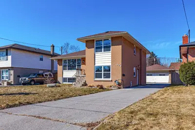Detached in Oshawa