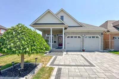 Detached in Oshawa