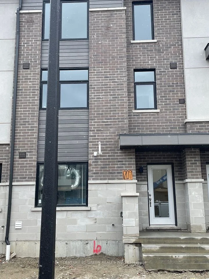 1695 Dersan Street 1102, Pickering, ON L1X 0S9