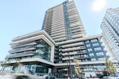 Common Element Condo in Pickering