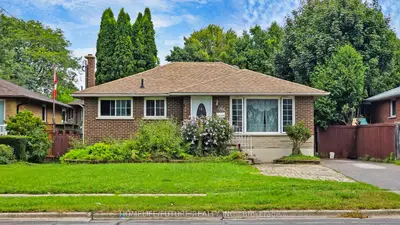Detached in Oshawa