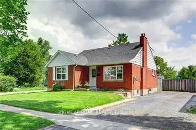 Detached in Oshawa