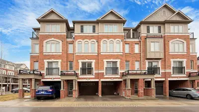 Condo Townhouse in Oshawa