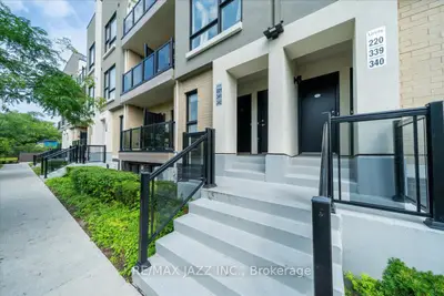 Condo Townhouse in Toronto