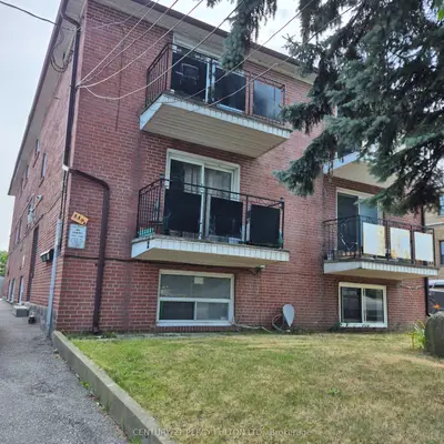 Triplex in Toronto
