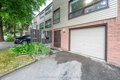 Condo Townhouse in Clarington