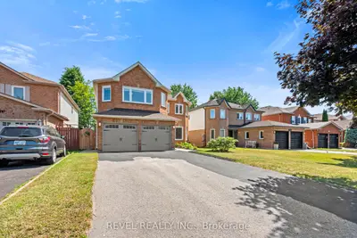 Detached in Oshawa