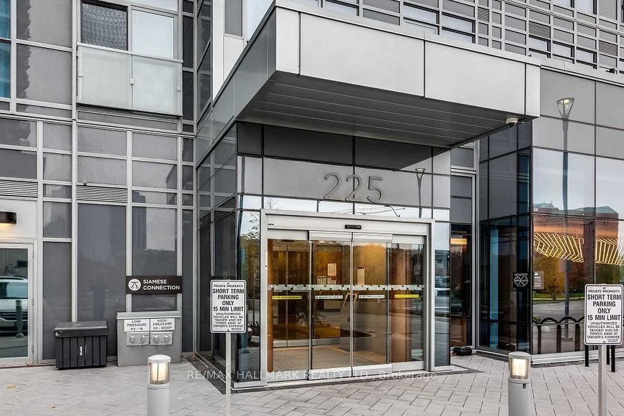 225 Village Green Square 2604, Toronto E07, On M1s 0n4