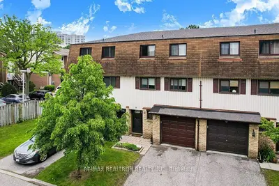 Condo Townhouse in Pickering