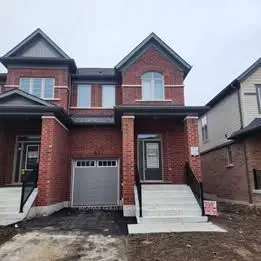 Att/Row/Townhouse in Oshawa